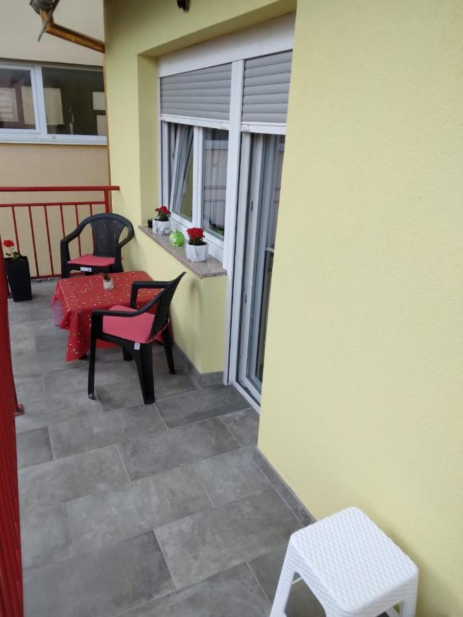 Apartman Josip Gospic Ngoại thất bức ảnh