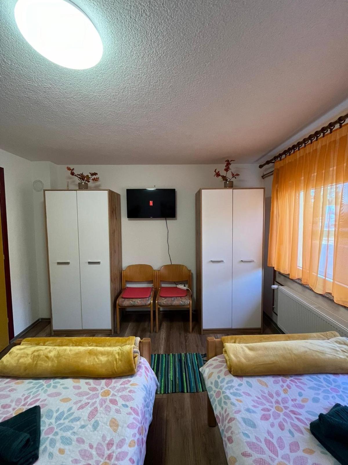 Apartman Josip Gospic Ngoại thất bức ảnh