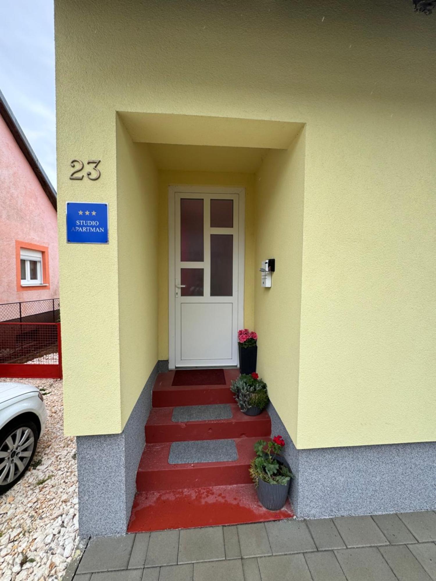Apartman Josip Gospic Ngoại thất bức ảnh