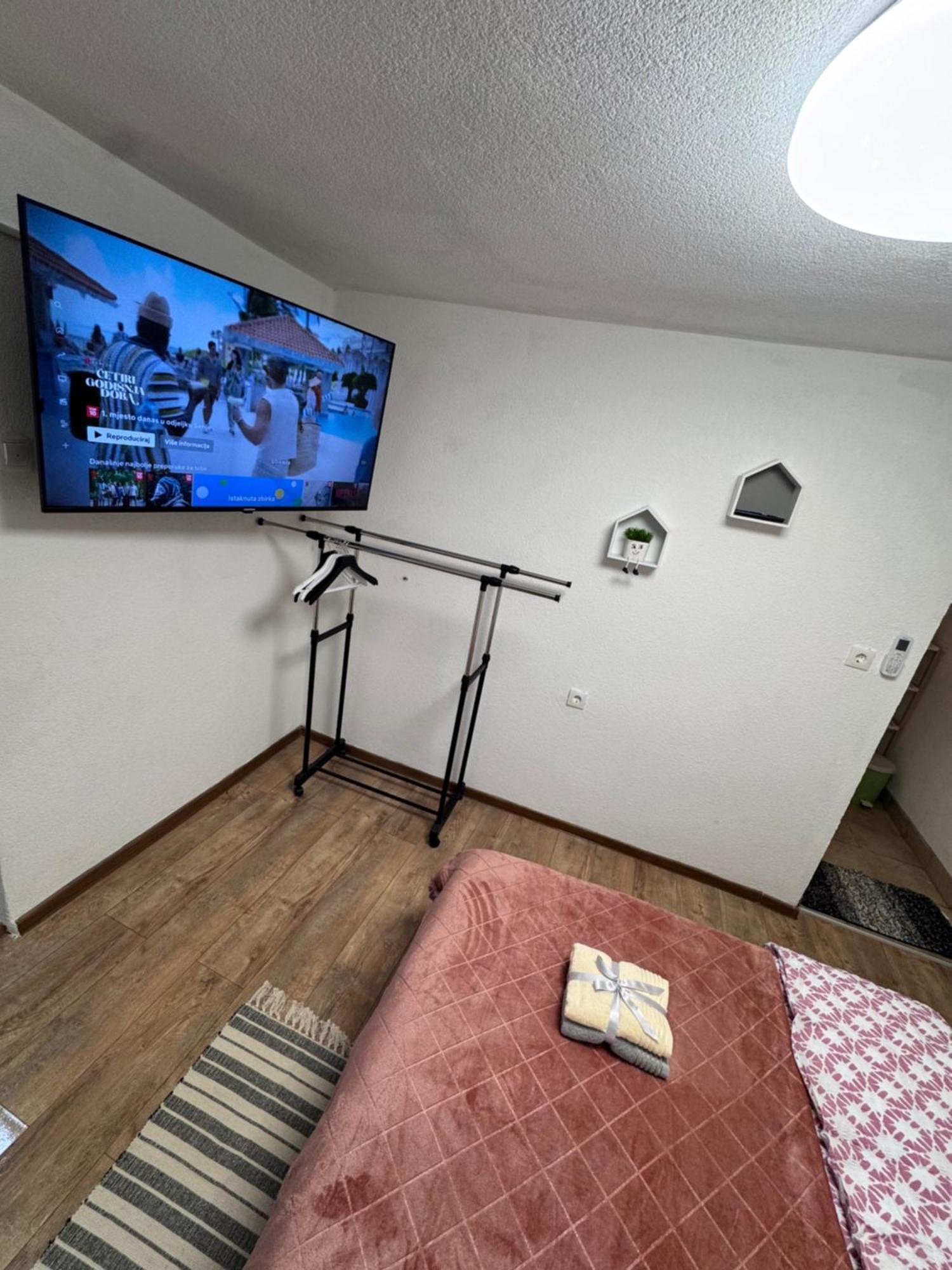 Apartman Josip Gospic Ngoại thất bức ảnh