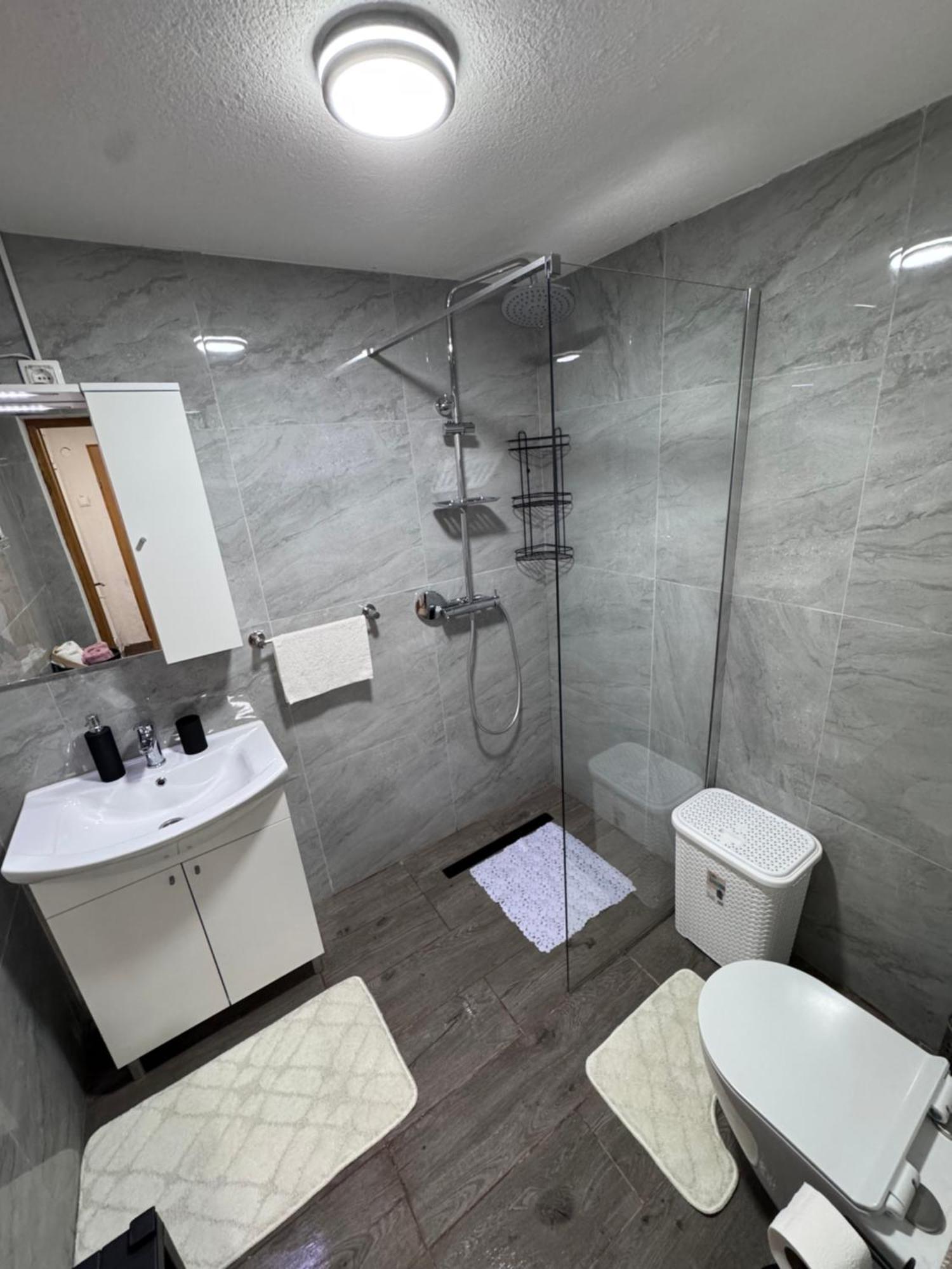 Apartman Josip Gospic Ngoại thất bức ảnh