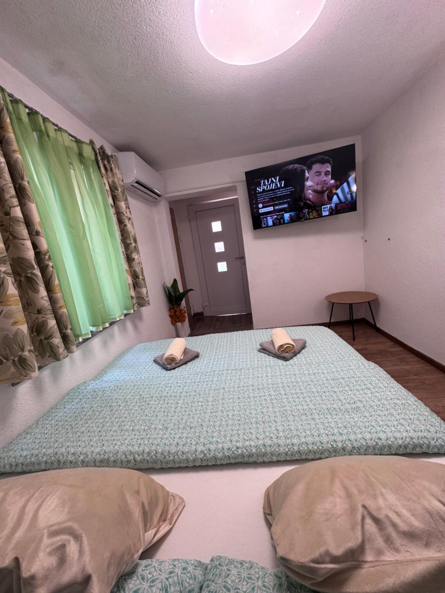Apartman Josip Gospic Ngoại thất bức ảnh