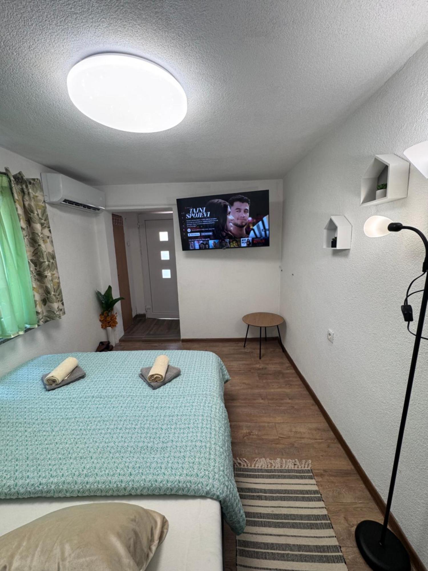 Apartman Josip Gospic Ngoại thất bức ảnh