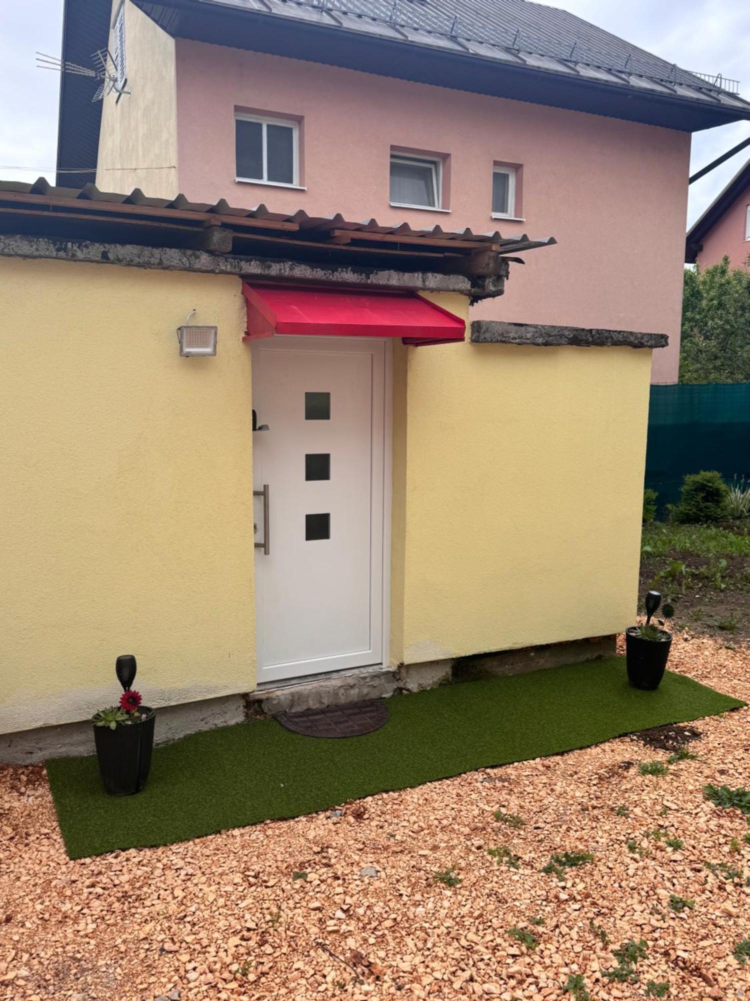 Apartman Josip Gospic Ngoại thất bức ảnh